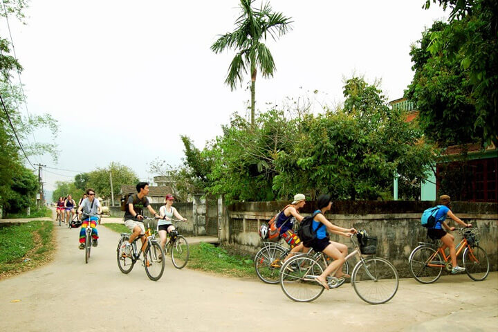 cycling in Ninh Binh Hoa Lu Tam Coc tour