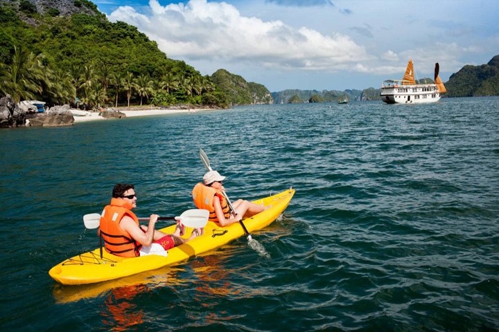 North and central Vietnam tour Kayaking in Halong bay