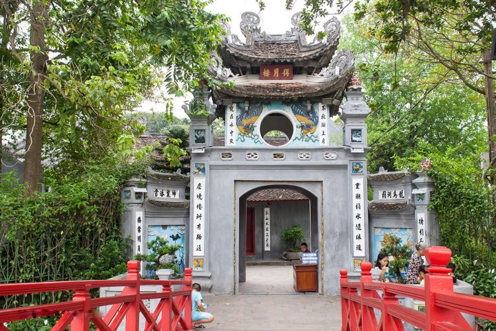 Hanoi city tour half day afternoon Ngoc Son Temple