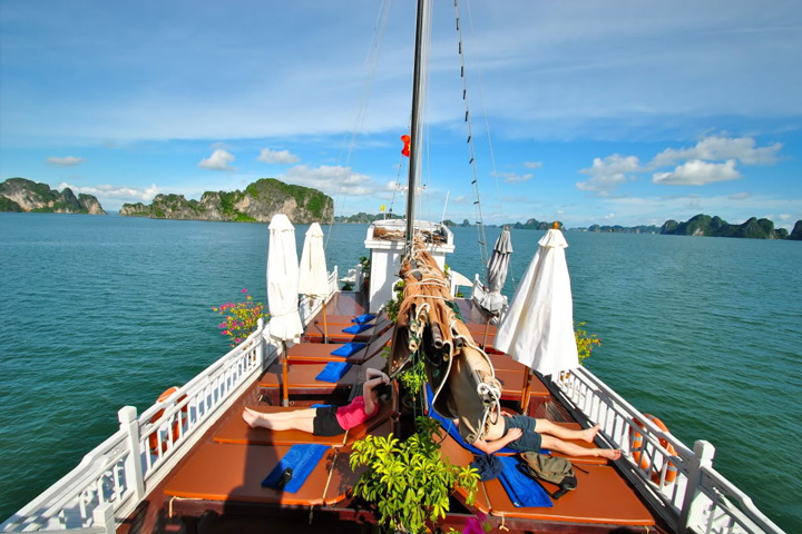 North vietnam highlights tour Halong bay