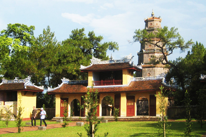 hue city tour 1 day Thien Mu pagoda