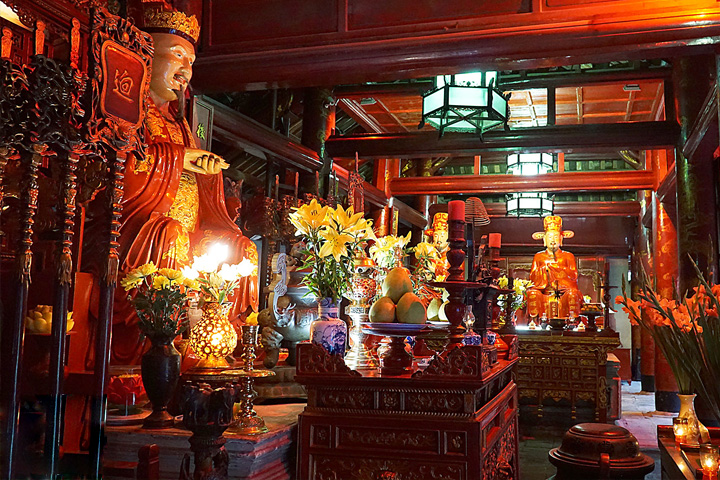 inside the temple of literature