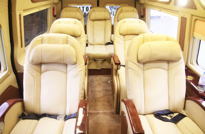 limousine sapa inside