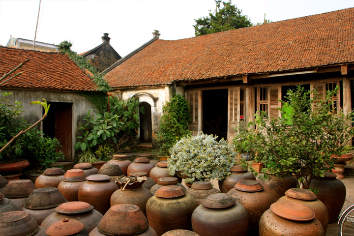 300-year-old houses in Duong Lam