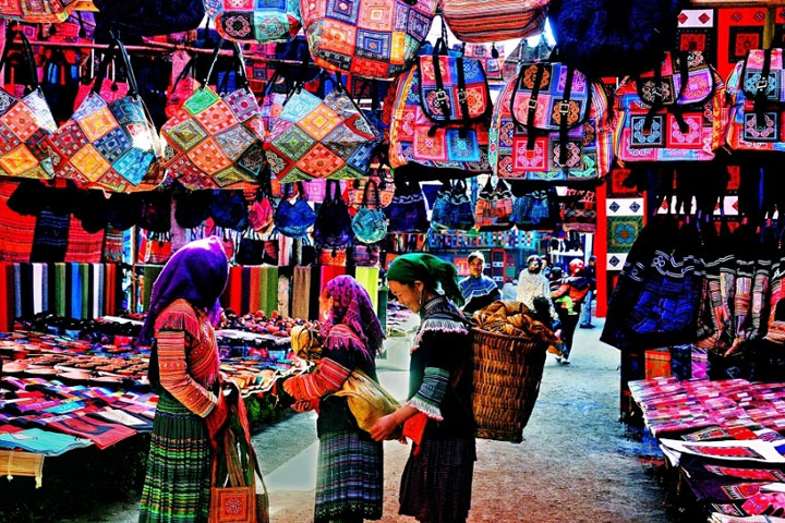 Colorful Bac Ha market