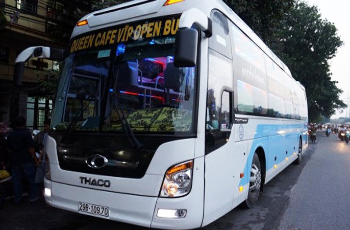 Hanoi Hue bus qeen cafe vip bus