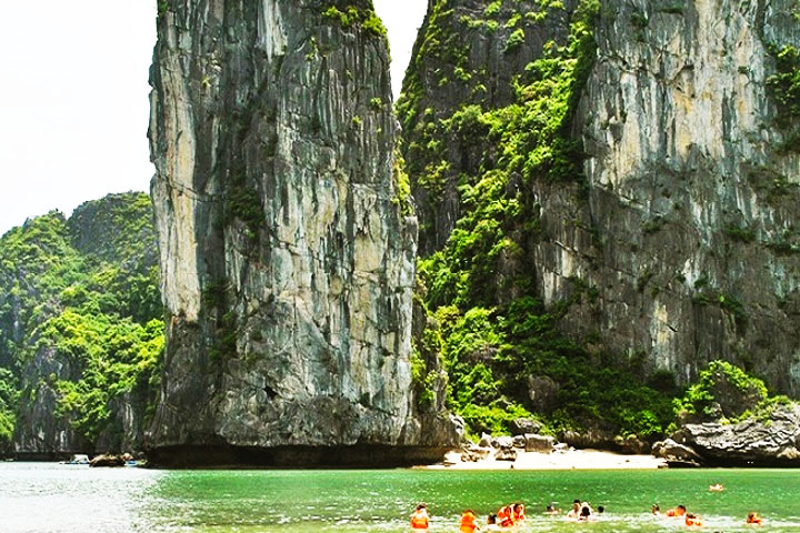 Ba Trai Dao beach