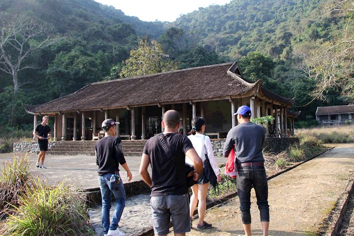 Cat Ba trekking Viet Hai village