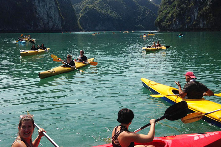 Kayaking in Lan Ha bay