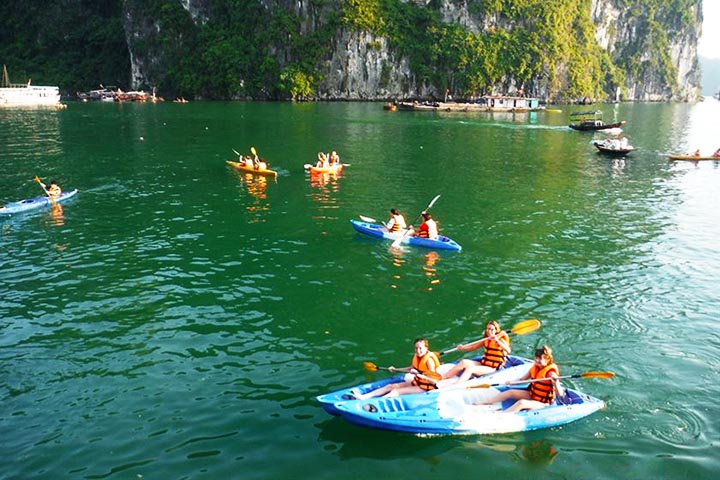 Halong bay cruise day tour kayaking