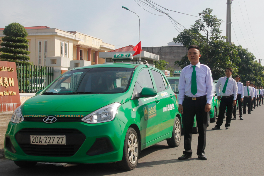 Hanoi Airport to Halong by Taxi Mai Linh